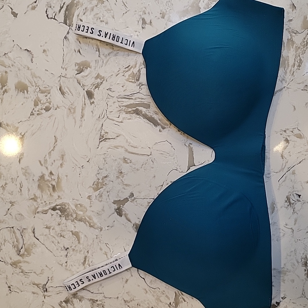Victoria Secret t-shirt bra